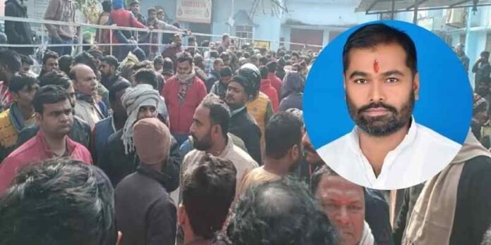 In Gopalganj, the chief's father was surrounded and shot